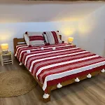 Au Pre Delloye Nyaraló *